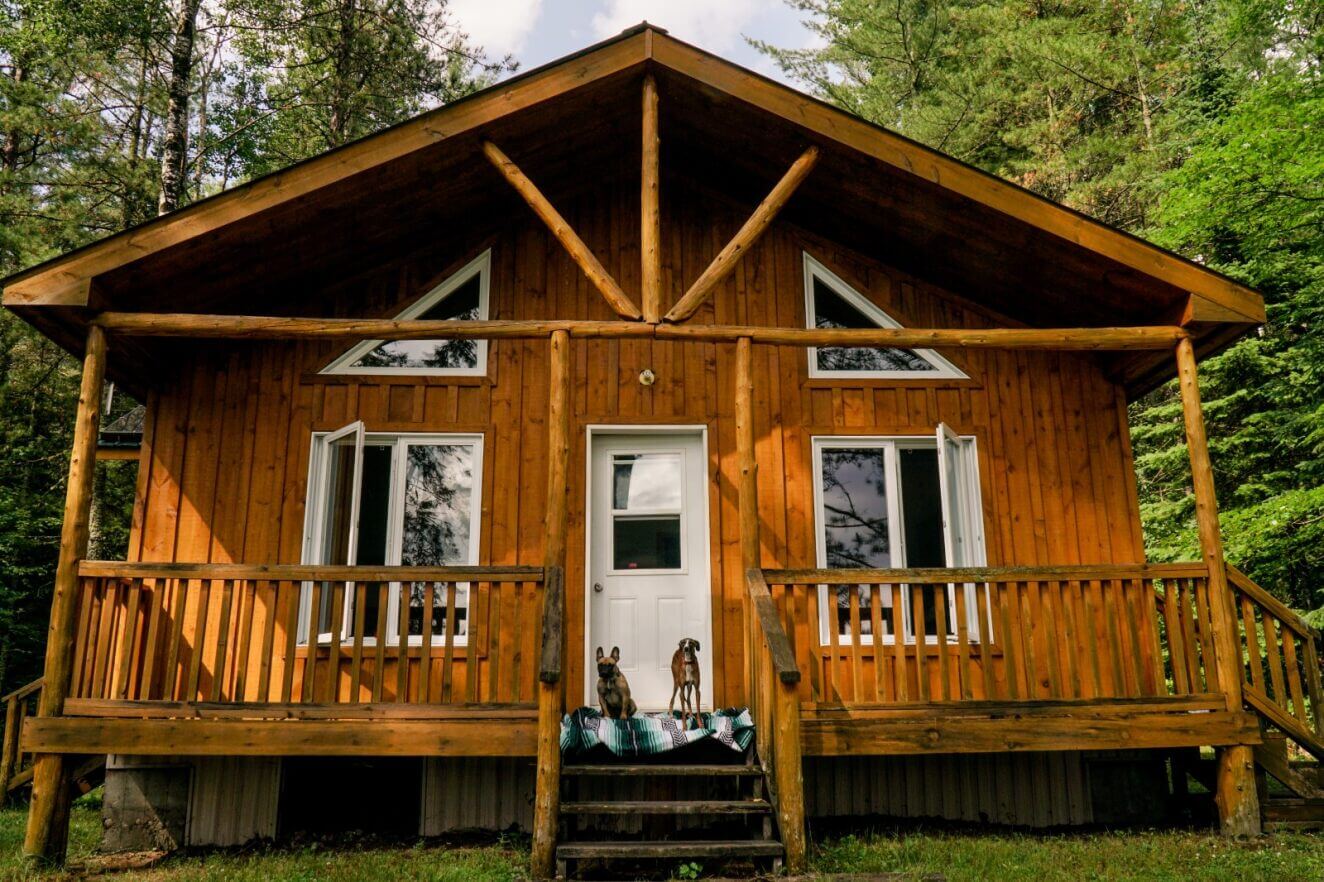 Photo de couverture - Les meilleurs chalets à louer avec son chien au Québec